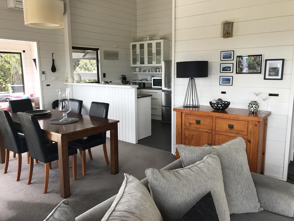 Waiheke Escape - Oneroa Villa Palm Beach Exterior photo